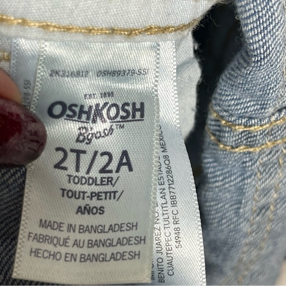 Oshkosh B’gosh Shortalls Kid’s Sz‎ 2T Denim with Stars Carpenter NEW - Picture 5 of 10